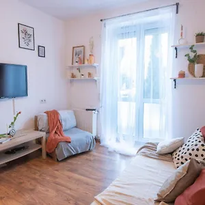  Apartament Studio Z Ogrodkiem
